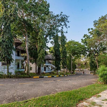 Safari Beach Hotel Diani Beach Exterior photo