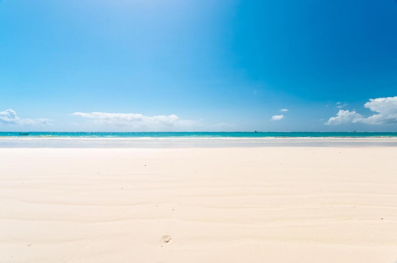 Safari Beach Hotel Diani Beach Exterior photo